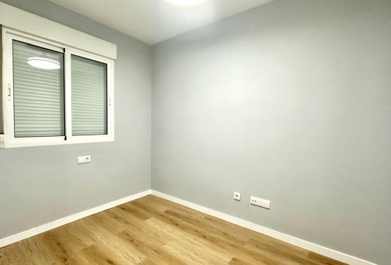 Reventa - Apartamento / piso - Torrevieja - La Mata pueblo