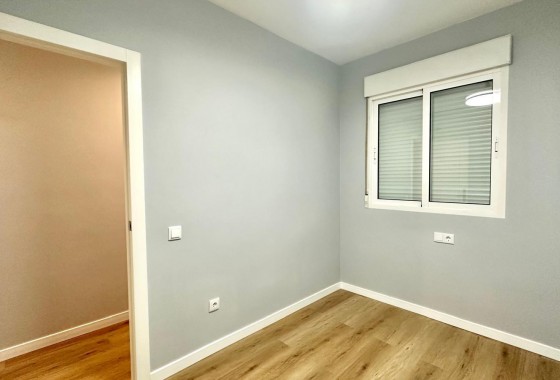 Reventa - Apartamento / piso - Torrevieja - La Mata pueblo