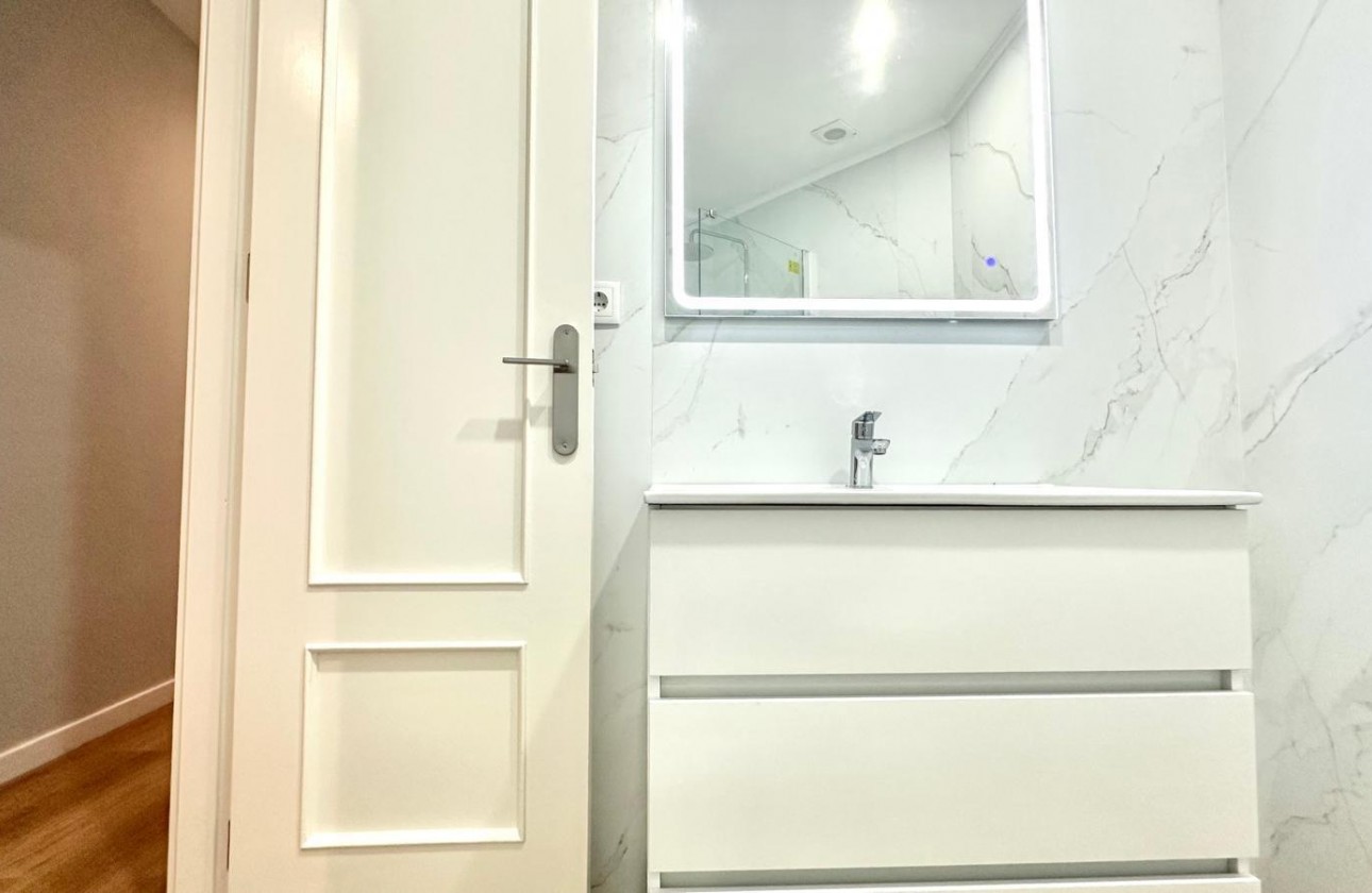 Reventa - Apartamento / piso - Torrevieja - La Mata pueblo