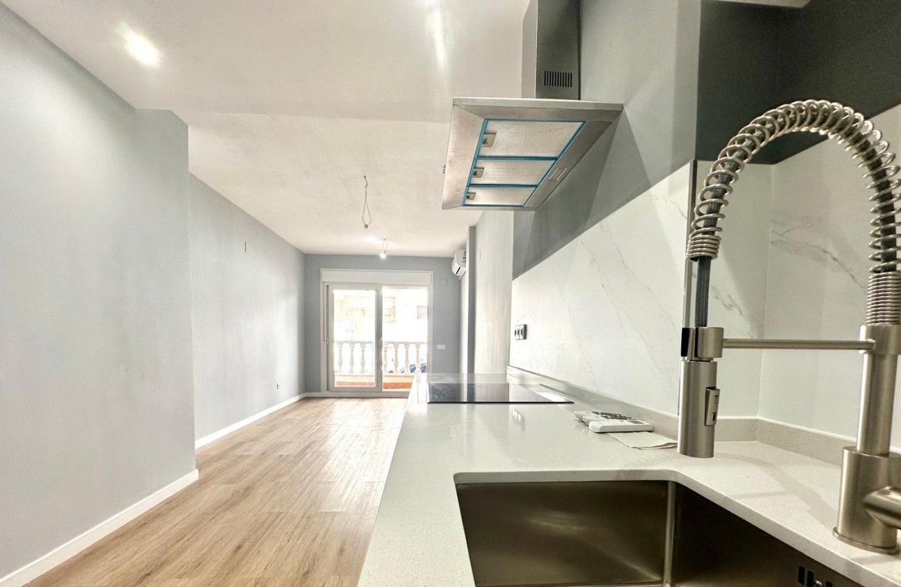 Reventa - Apartamento / piso - Torrevieja - La Mata pueblo