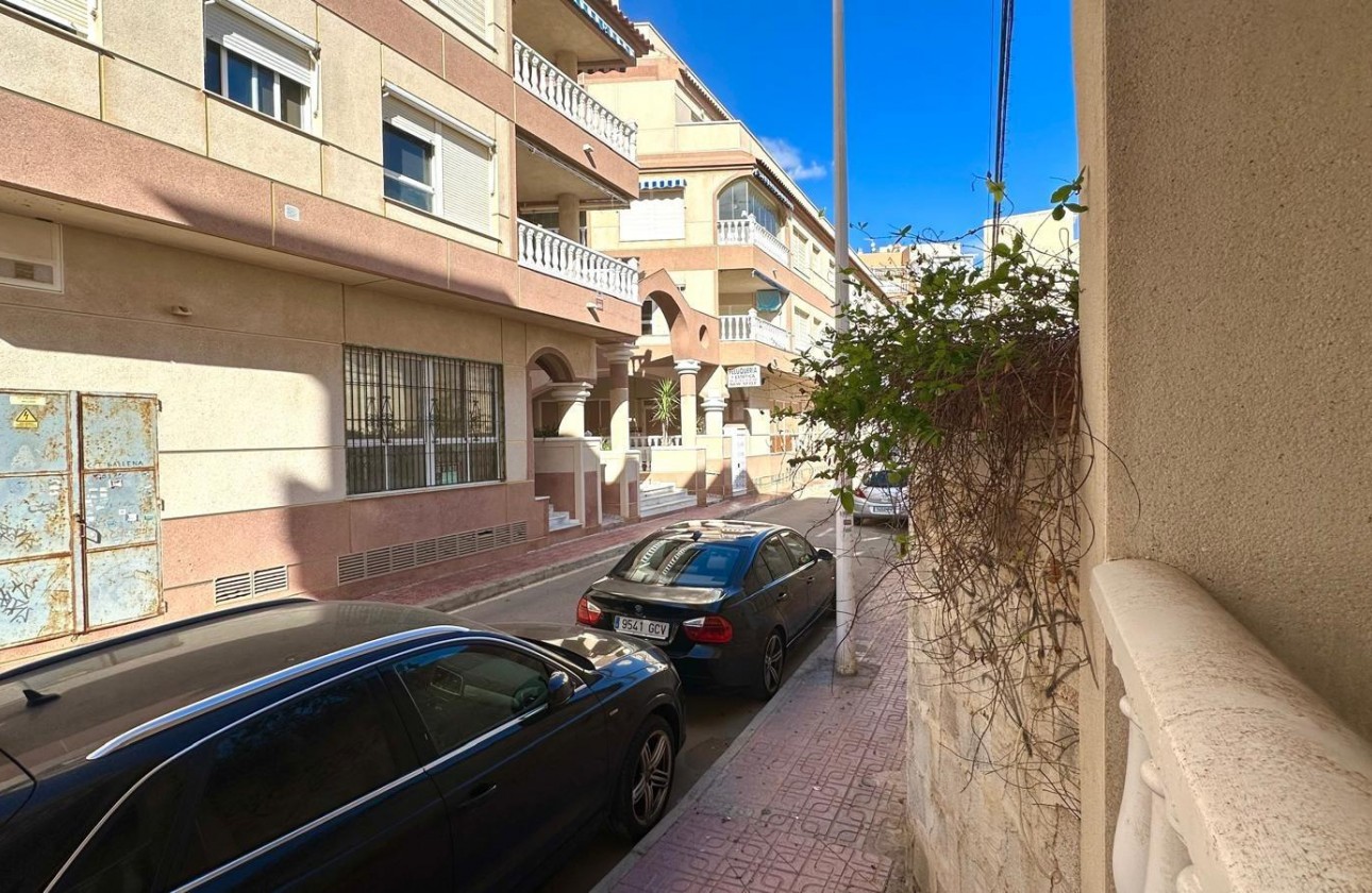 Reventa - Apartamento / piso - Torrevieja - La Mata pueblo