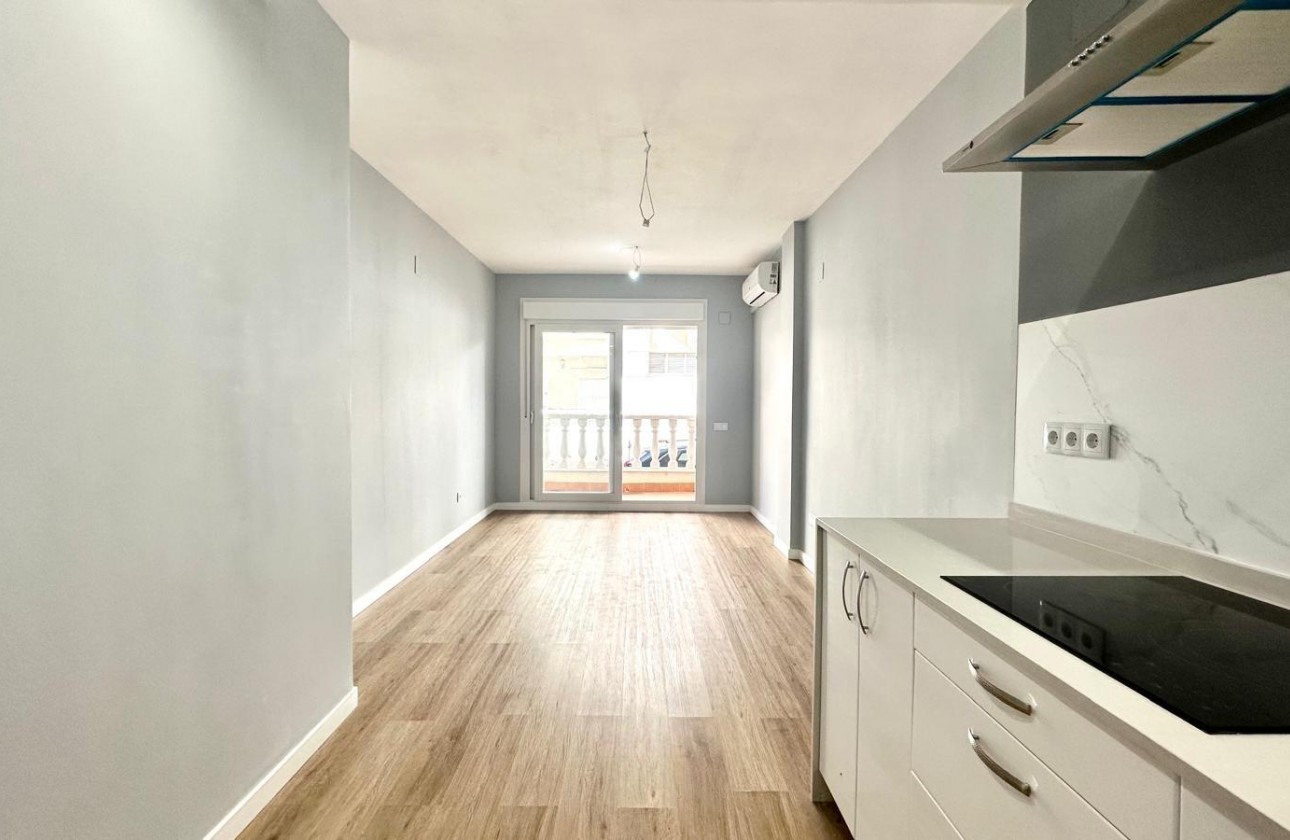 Reventa - Apartamento / piso - Torrevieja - La Mata pueblo