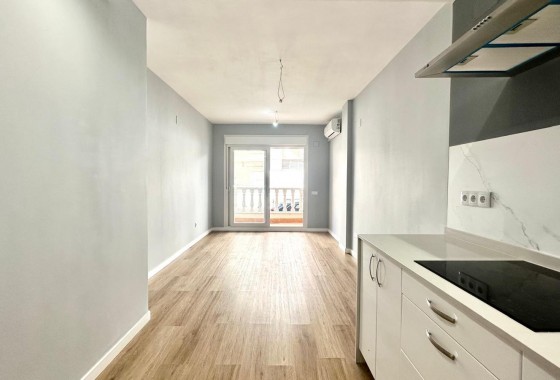 Reventa - Apartamento / piso - Torrevieja - La Mata pueblo
