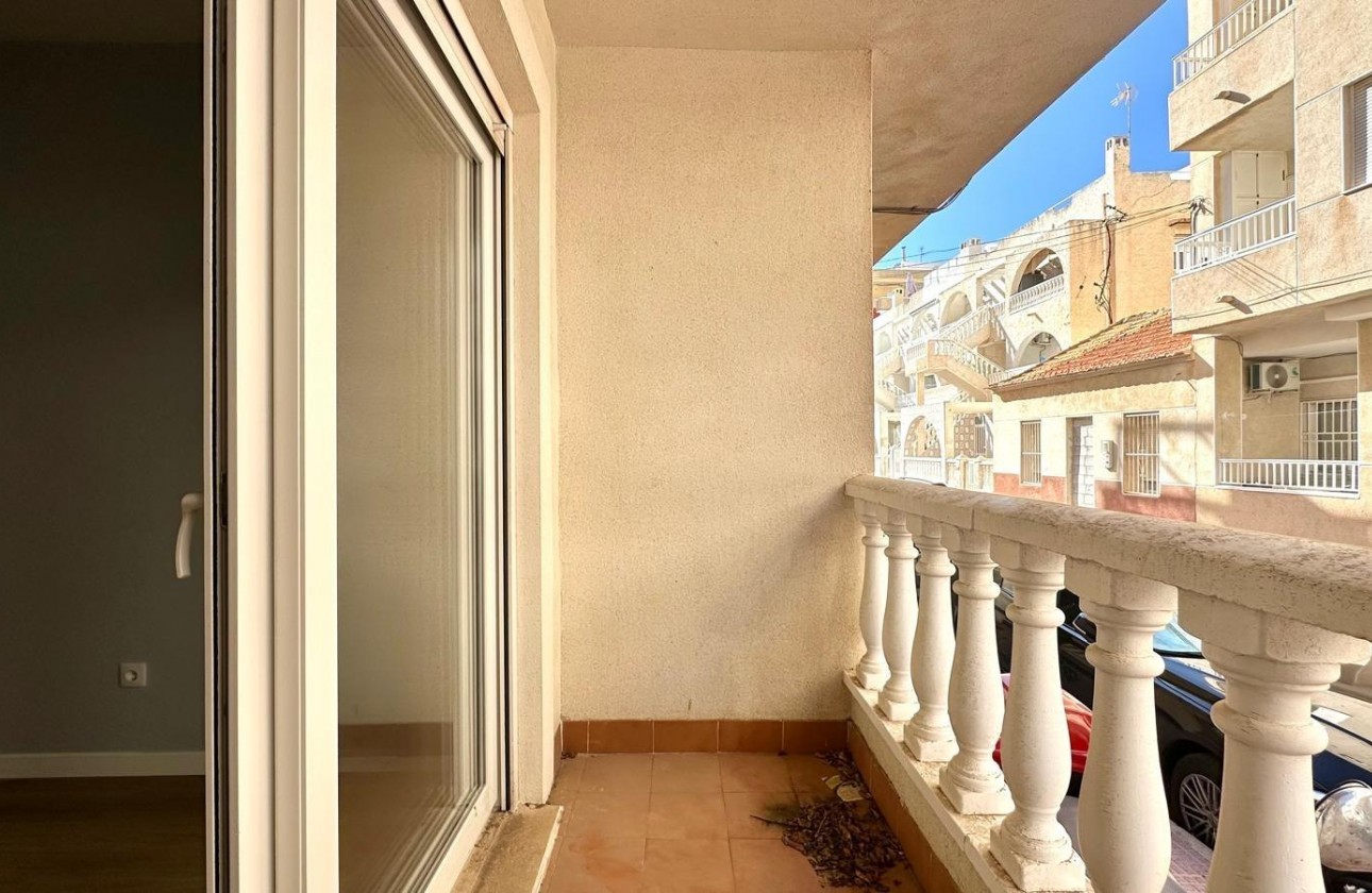 Reventa - Apartamento / piso - Torrevieja - La Mata pueblo