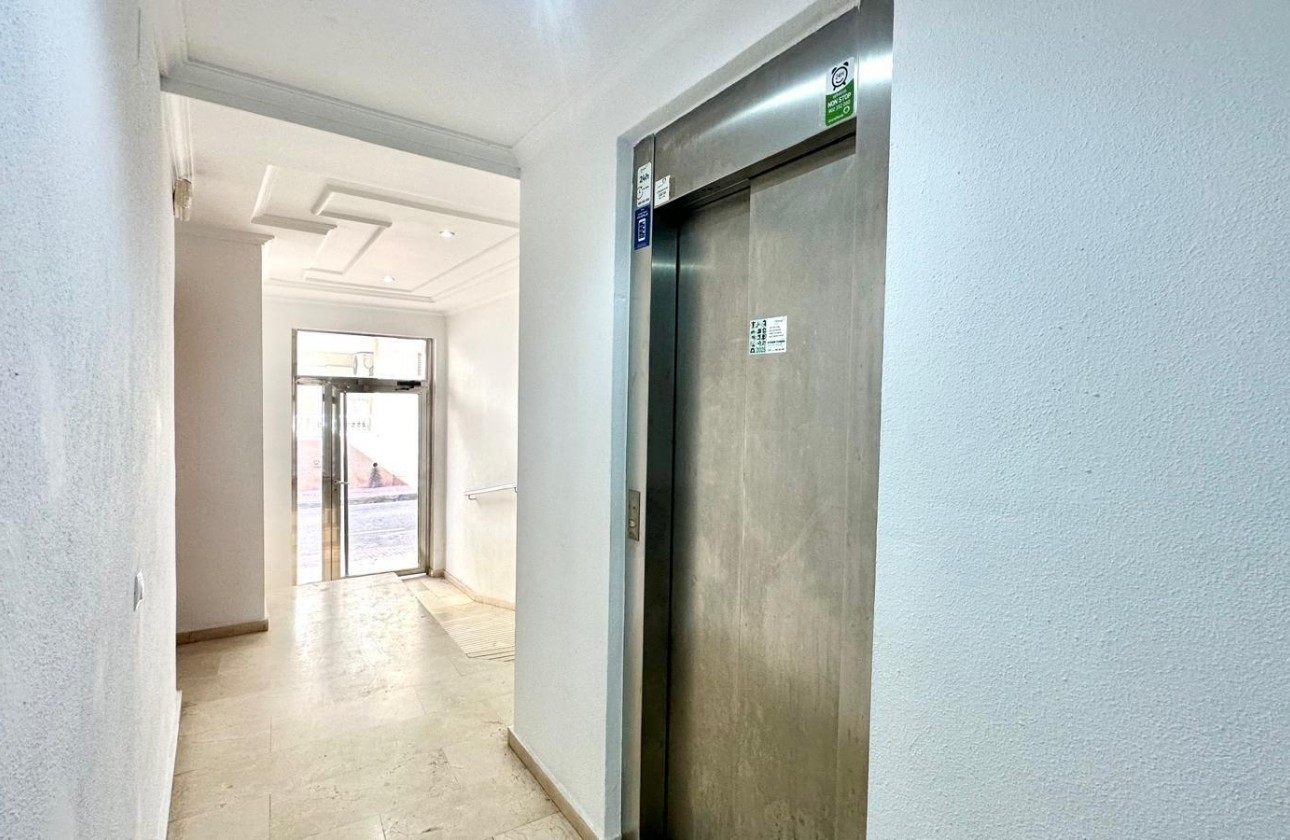 Reventa - Apartamento / piso - Torrevieja - La Mata pueblo