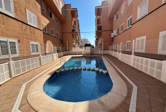 Resale - Apartment / flat - La Mata - Costa Blanca
