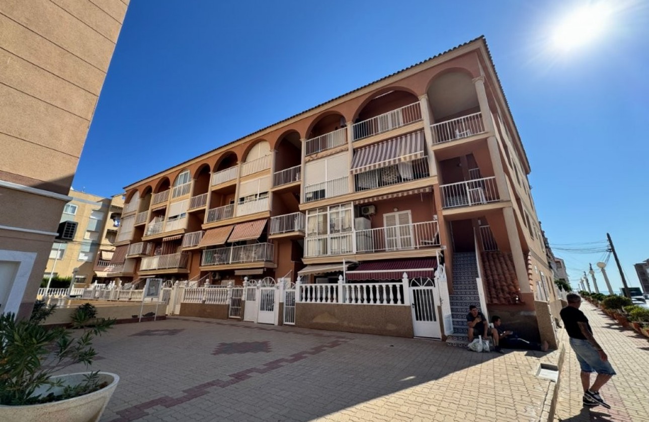 Resale - Apartment / flat - La Mata - Costa Blanca