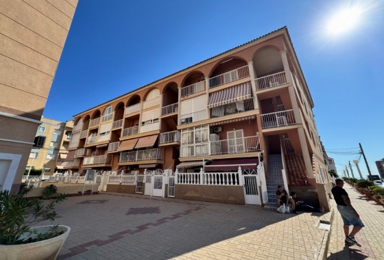 Resale - Apartment / flat - La Mata - Costa Blanca