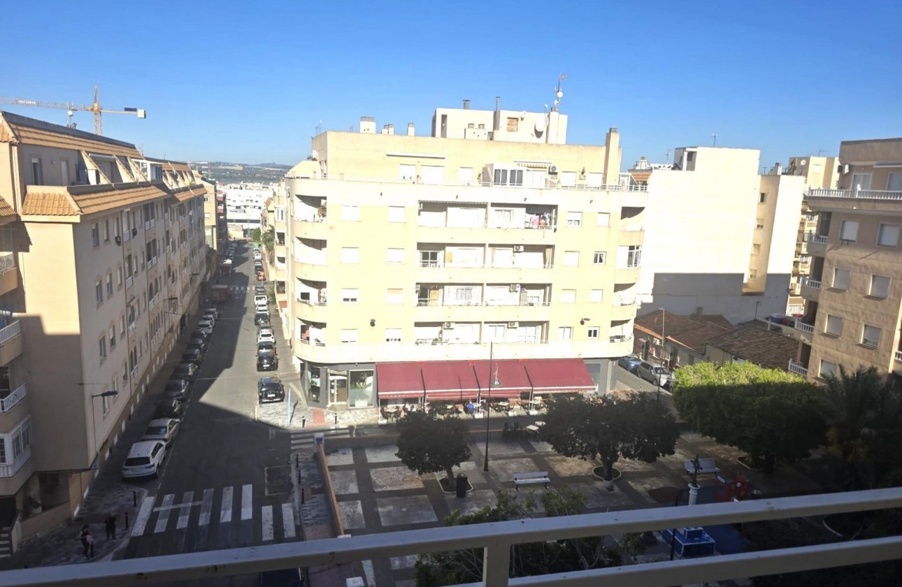 Resale - Apartment / flat - Torrevieja - Centro