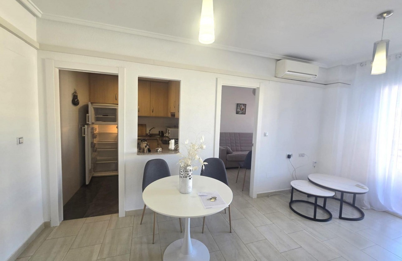 Resale - Apartment / flat - Torrevieja - Centro