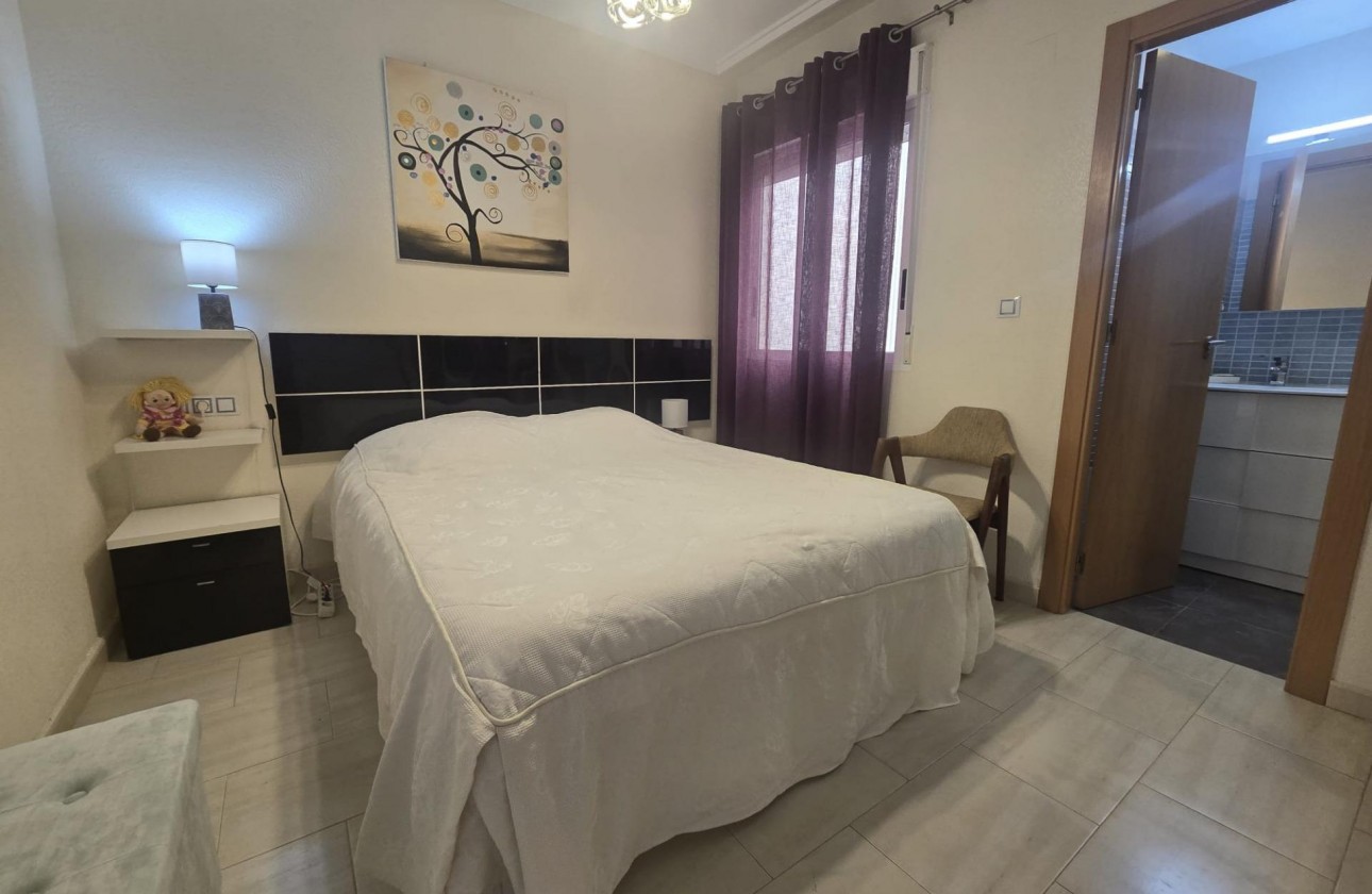 Resale - Apartment / flat - Torrevieja - Centro