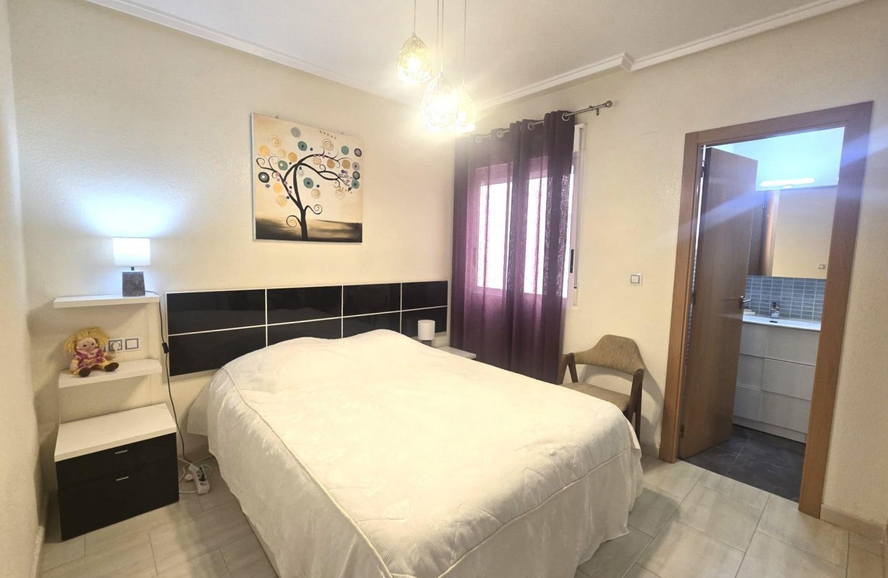 Resale - Apartment / flat - Torrevieja - Centro