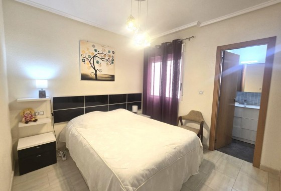Resale - Apartment / flat - Torrevieja - Centro