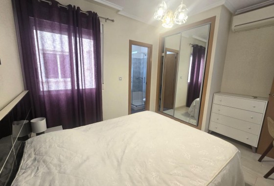 Resale - Apartment / flat - Torrevieja - Centro