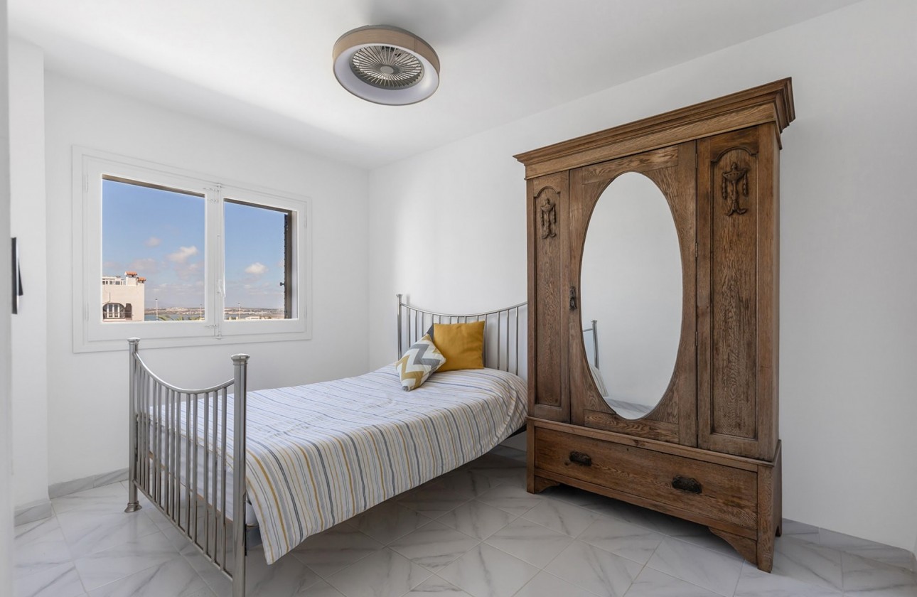 Resale - Apartment / flat - La Mata - Costa Blanca