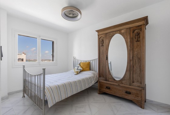 Resale - Apartment / flat - La Mata - Costa Blanca