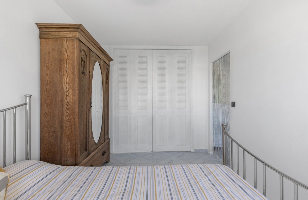 Resale - Apartment / flat - La Mata - Costa Blanca