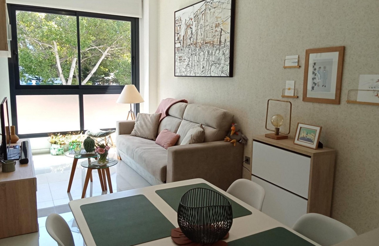 Resale - Apartment / flat - Torrevieja - Estacion de autobuses
