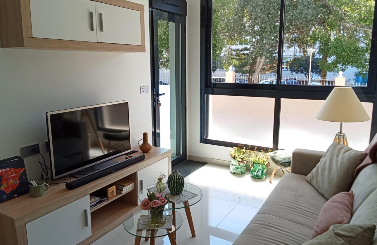 Resale - Apartment / flat - Torrevieja - Estacion de autobuses
