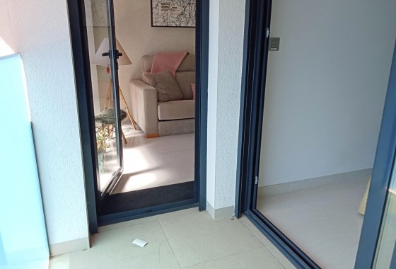 Resale - Apartment / flat - Torrevieja - Estacion de autobuses
