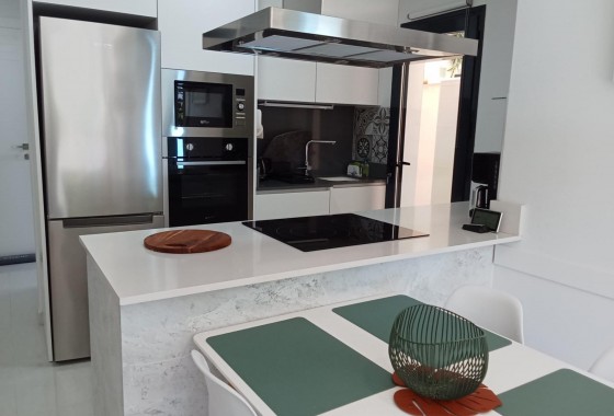Resale - Apartment / flat - Torrevieja - Estacion de autobuses