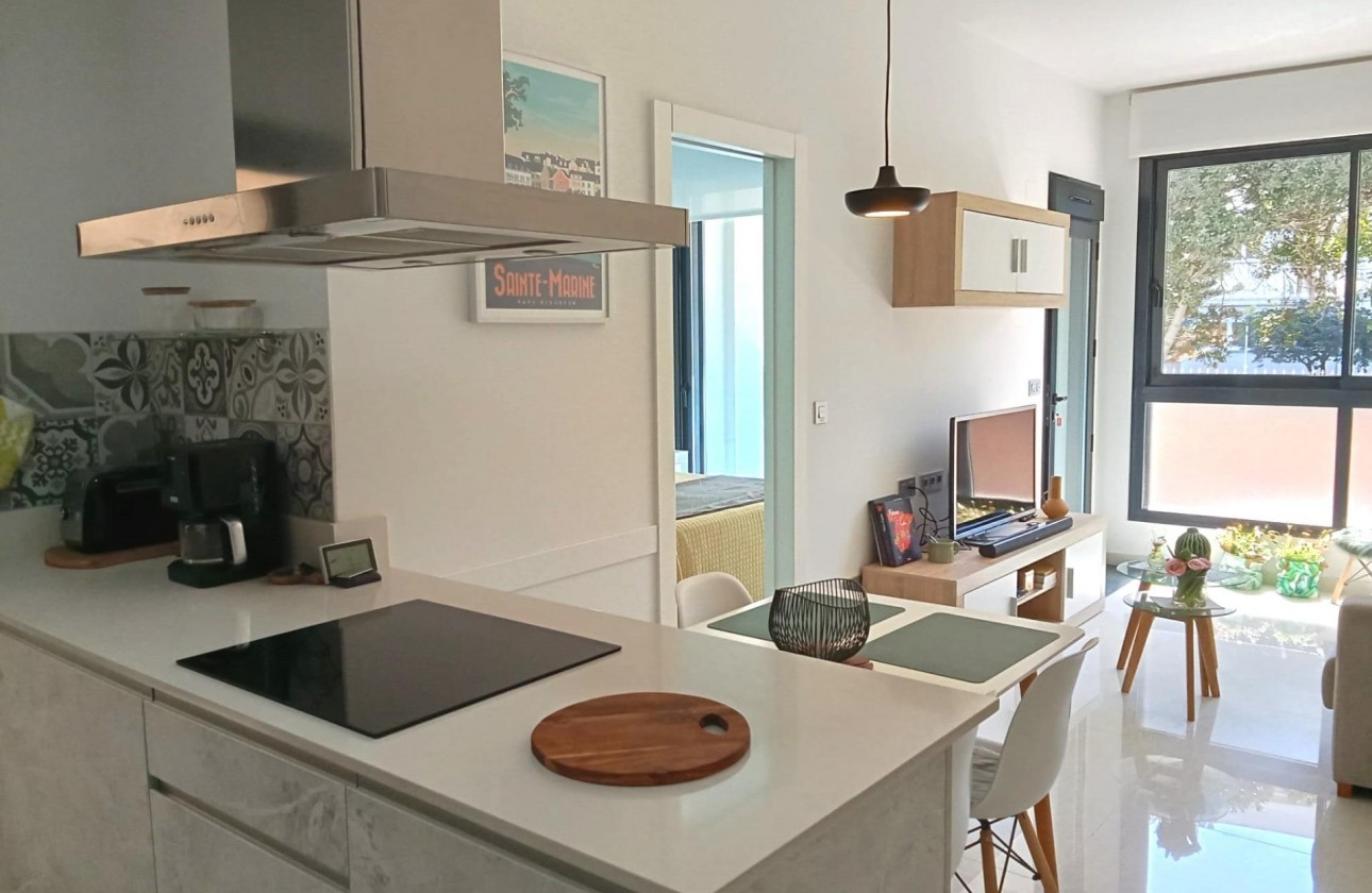 Resale - Apartment / flat - Torrevieja - Estacion de autobuses