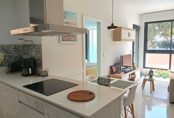 Resale - Apartment / flat - Torrevieja - Estacion de autobuses