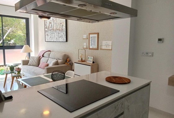 Resale - Apartment / flat - Torrevieja - Estacion de autobuses