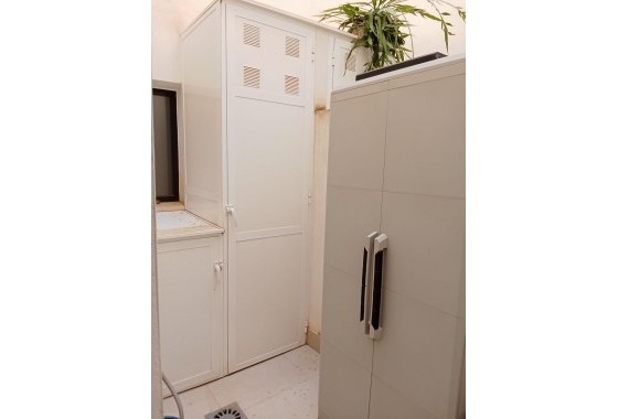 Resale - Apartment / flat - Torrevieja - Estacion de autobuses