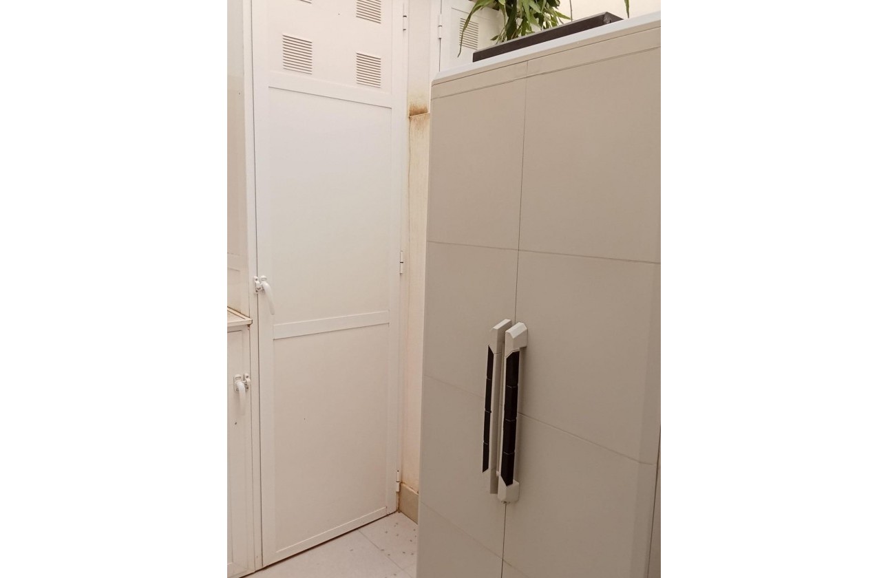 Resale - Apartment / flat - Torrevieja - Estacion de autobuses