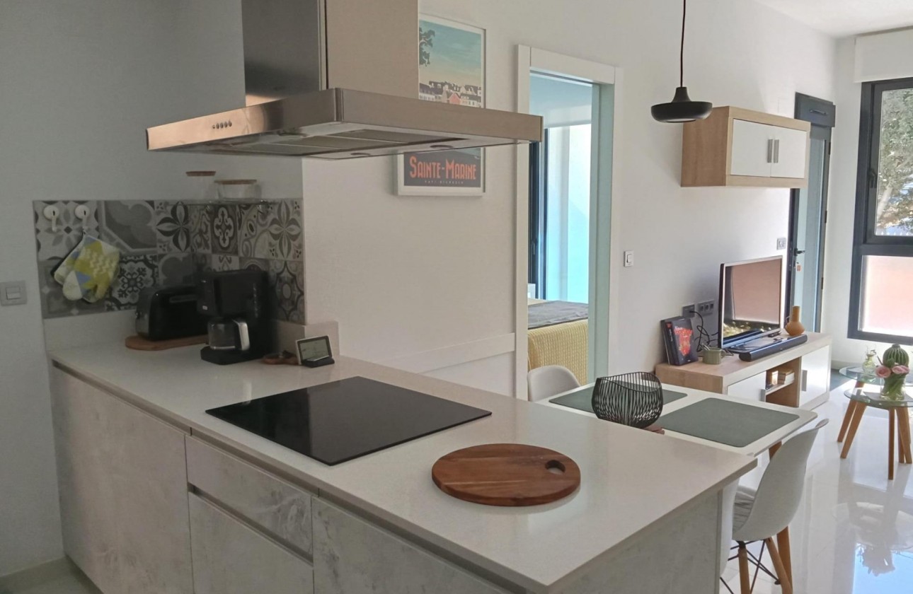 Resale - Apartment / flat - Torrevieja - Estacion de autobuses