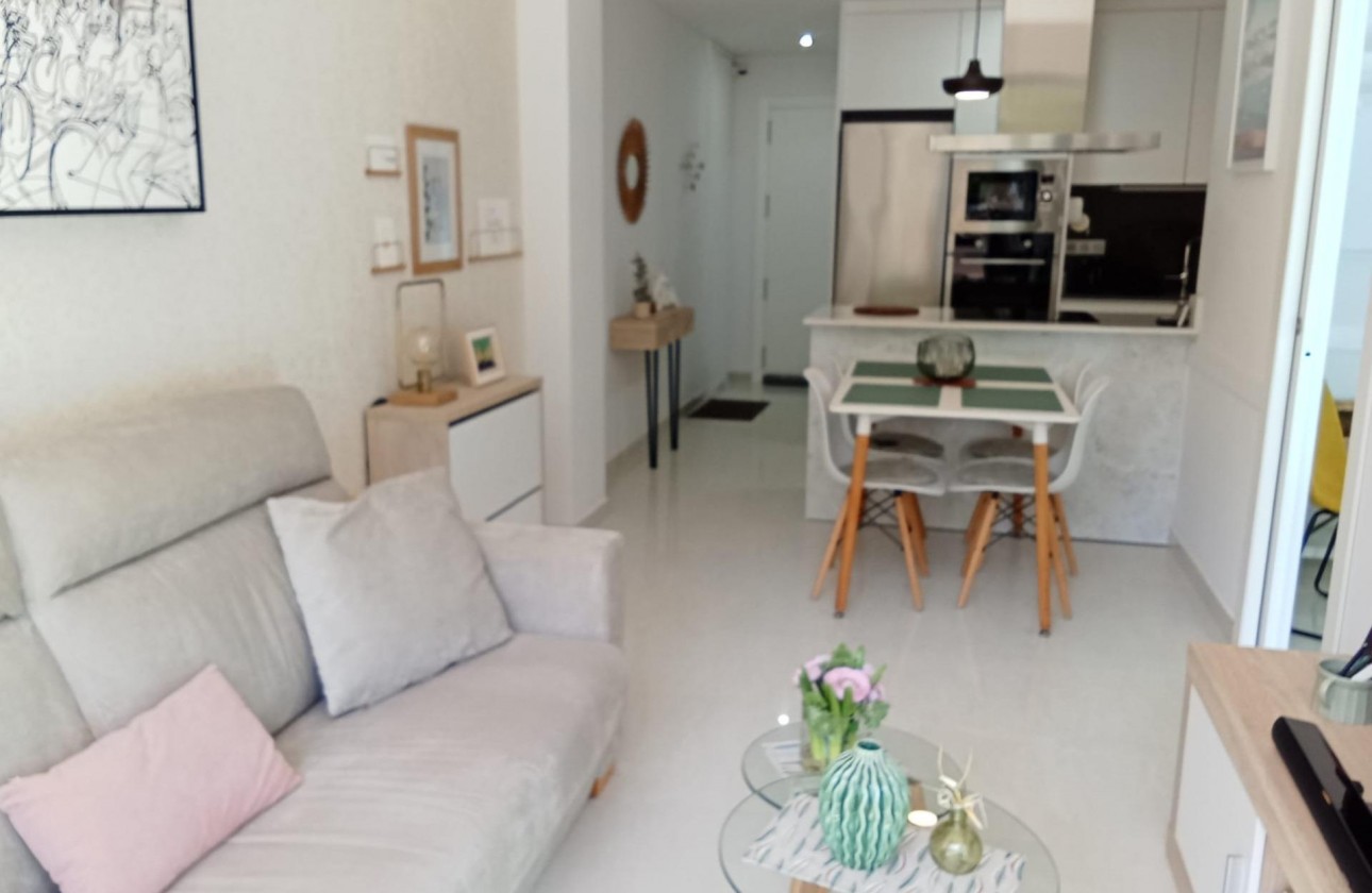 Resale - Apartment / flat - Torrevieja - Estacion de autobuses