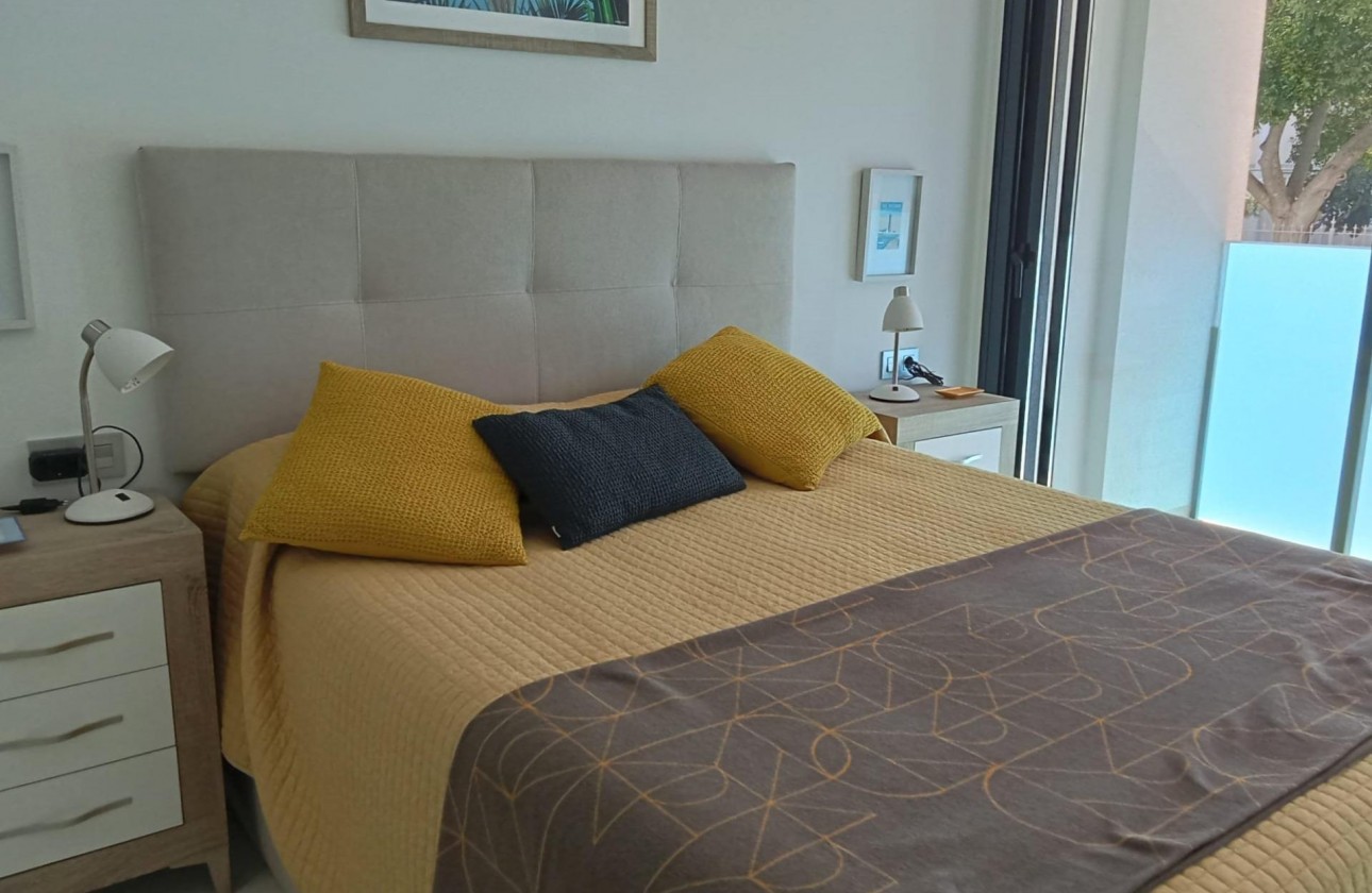 Resale - Apartment / flat - Torrevieja - Estacion de autobuses