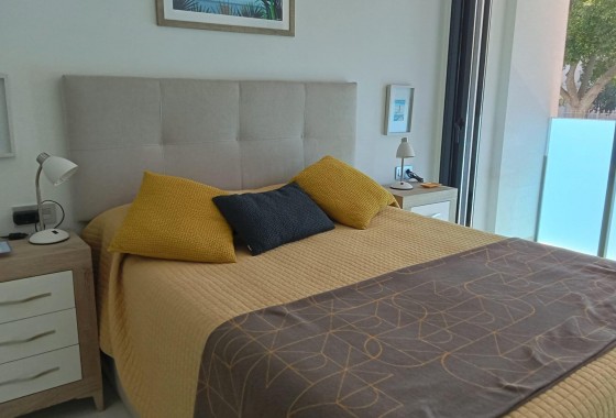 Resale - Apartment / flat - Torrevieja - Estacion de autobuses
