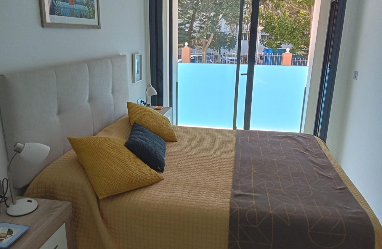 Resale - Apartment / flat - Torrevieja - Estacion de autobuses
