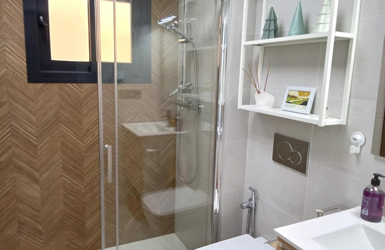 Resale - Apartment / flat - Torrevieja - Estacion de autobuses
