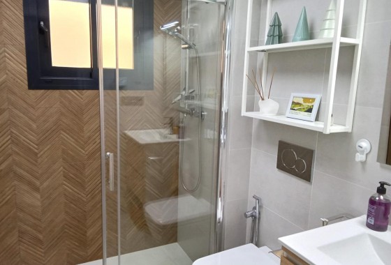 Resale - Apartment / flat - Torrevieja - Estacion de autobuses