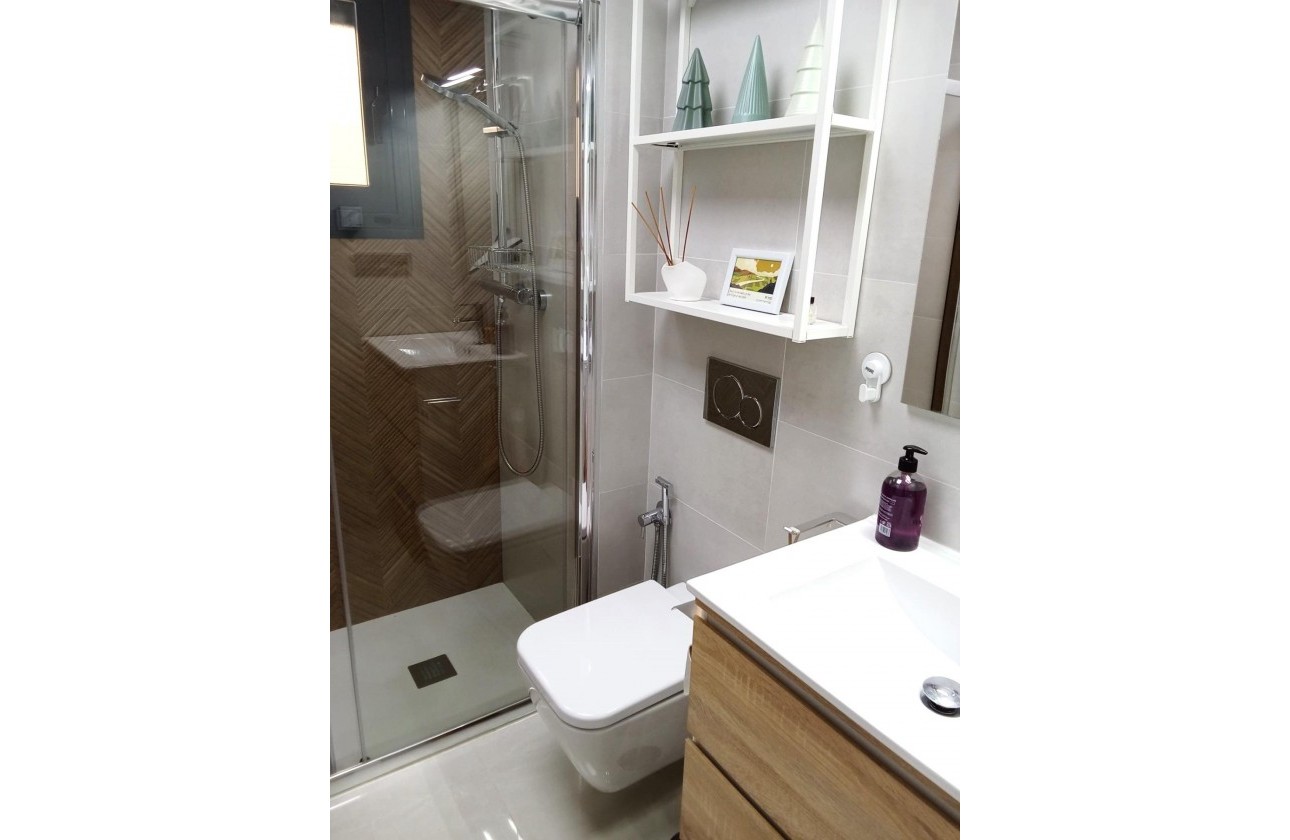 Resale - Apartment / flat - Torrevieja - Estacion de autobuses