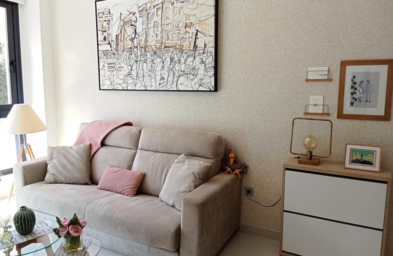 Resale - Apartment / flat - Torrevieja - Estacion de autobuses