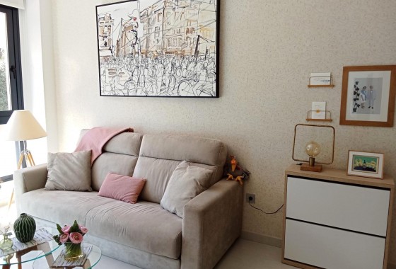 Resale - Apartment / flat - Torrevieja - Estacion de autobuses
