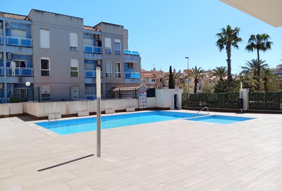 Resale - Apartment / flat - Torrevieja - Estacion de autobuses
