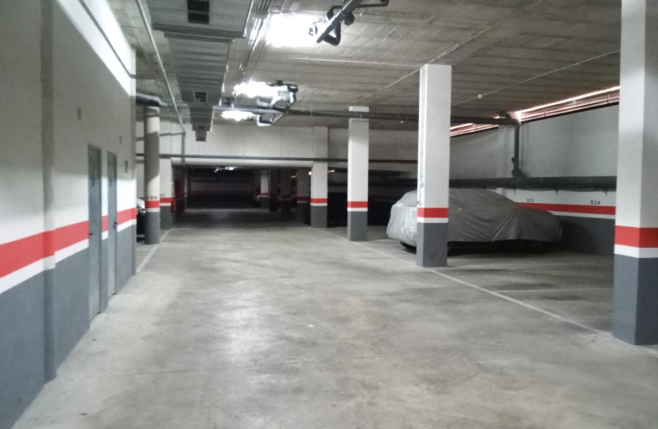 Resale - Apartment / flat - Torrevieja - Estacion de autobuses