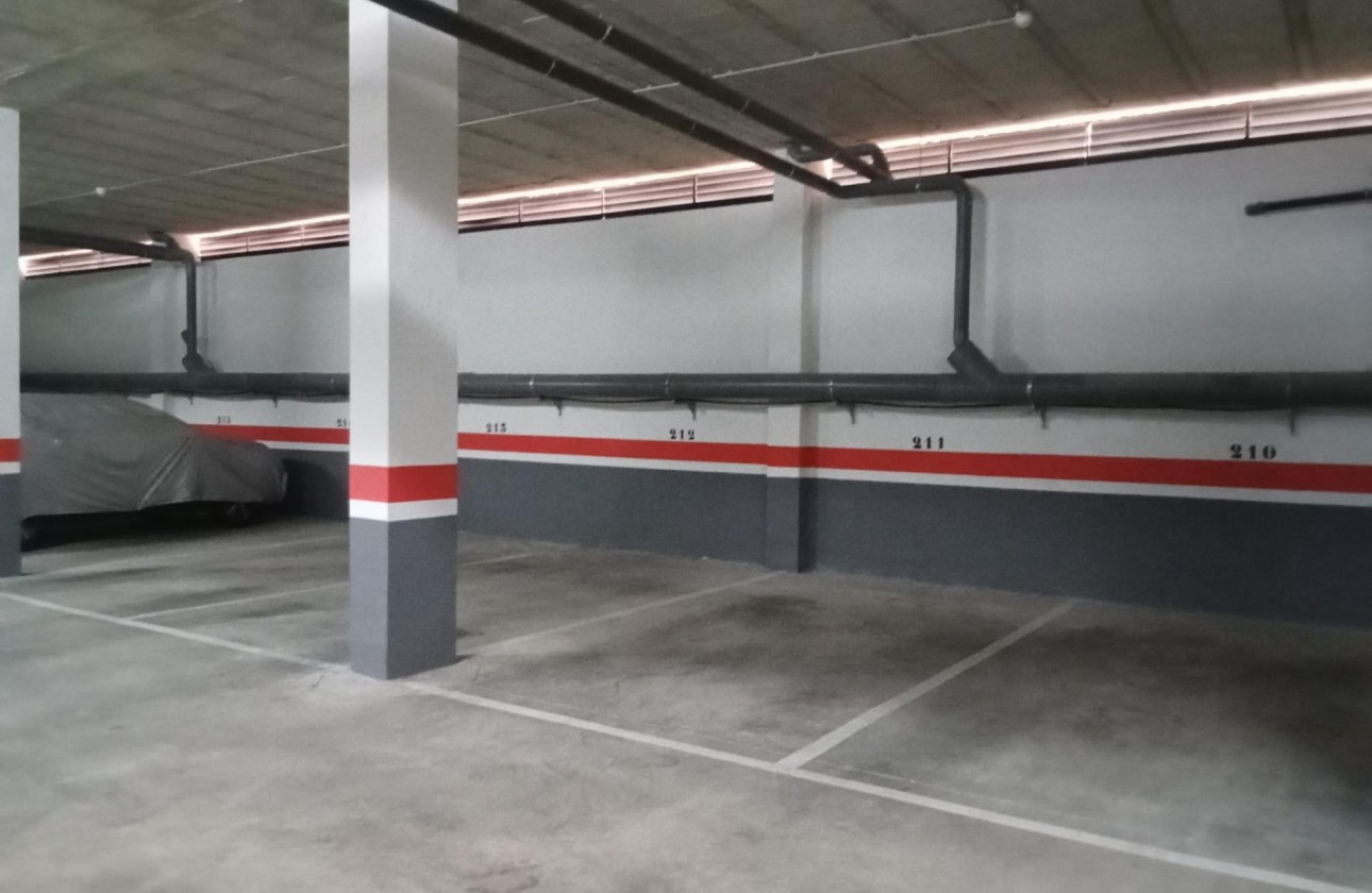 Resale - Apartment / flat - Torrevieja - Estacion de autobuses