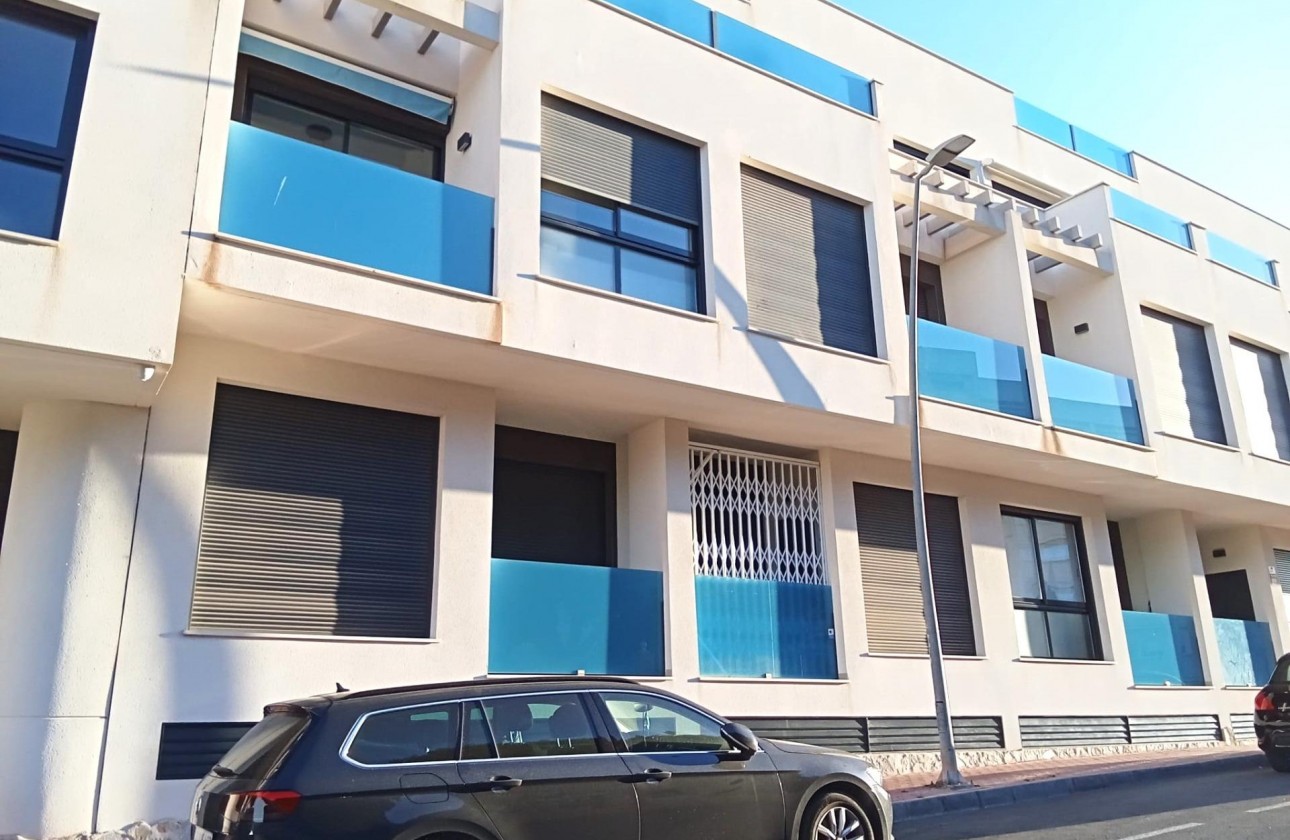 Resale - Apartment / flat - Torrevieja - Estacion de autobuses