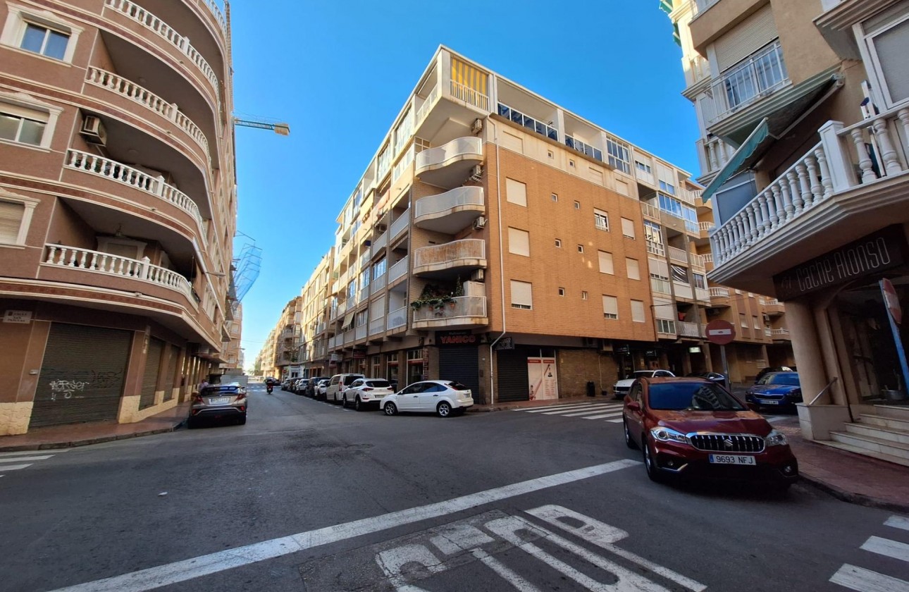 Resale - Apartment / flat - Torrevieja - Centro