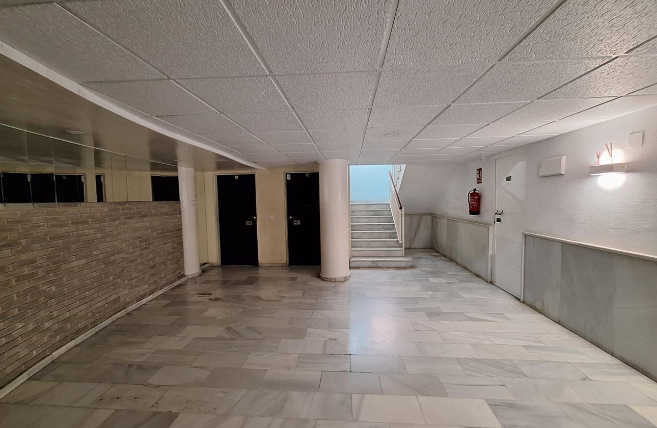 Resale - Apartment / flat - Torrevieja - Centro