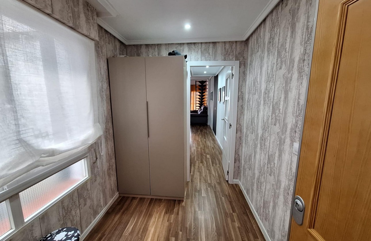 Resale - Apartment / flat - Torrevieja - Centro