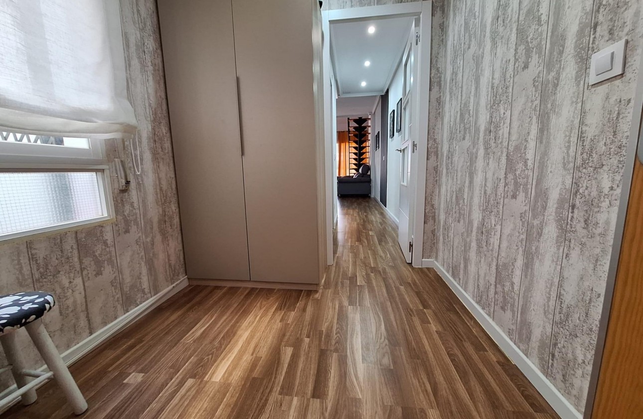 Resale - Apartment / flat - Torrevieja - Centro