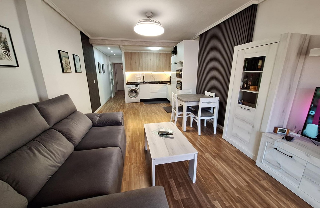 Resale - Apartment / flat - Torrevieja - Centro