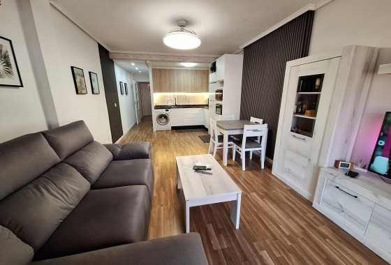 Resale - Apartment / flat - Torrevieja - Centro